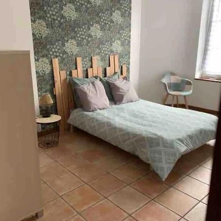 Appartement Avec Terrasse Gien Exteriör bild