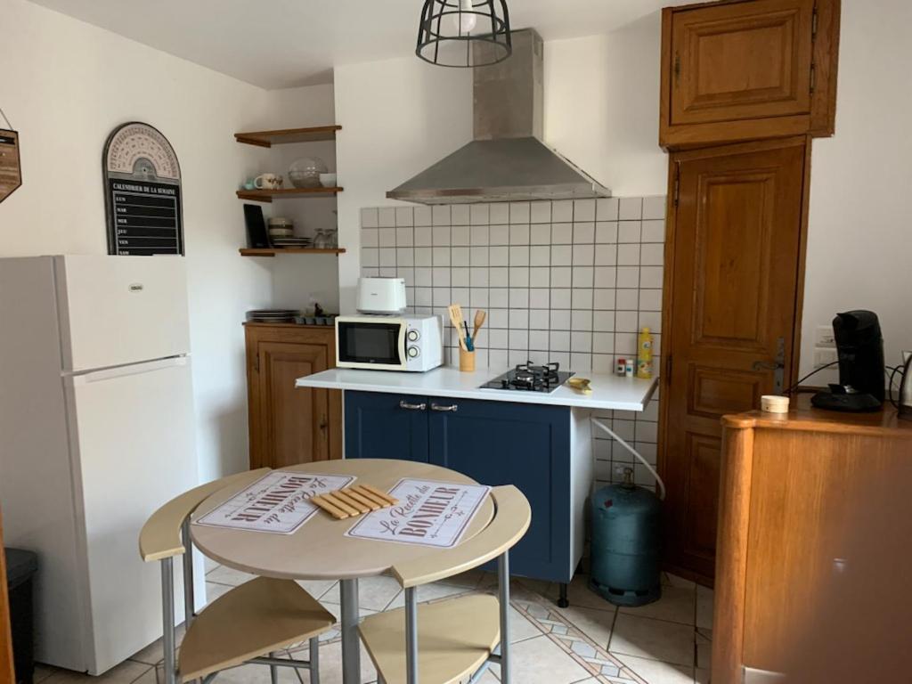 Appartement Avec Terrasse Gien Exteriör bild